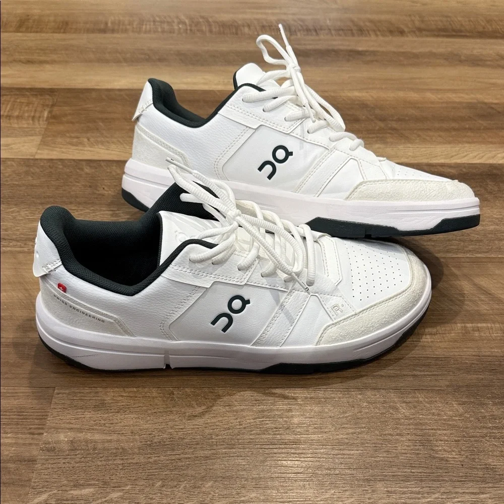 On Running The Roger Men's Low-Top Sneakers in White with Forest Green Accents - Picture 9 of 9